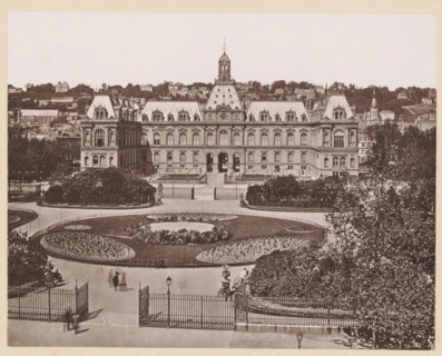 Le Havre, L'Hôtel-de-Ville, View of the town hall of Le Havre, page, photomechanical print,