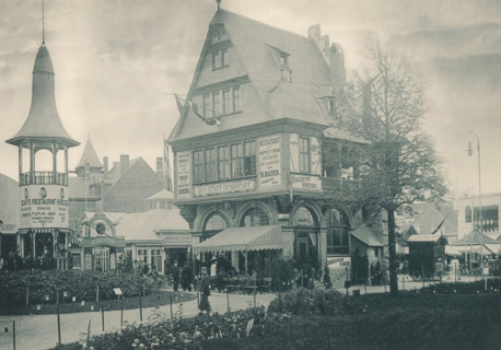 Zur Stadt Frankfurt, View of a reconstructed part of Frankfurt at the Antwerp World Exhibition in