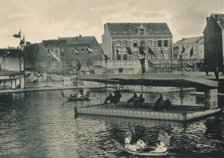 View of a floating platform with dancers at the Antwerp World Exhibition in 1894, Cirque naval du