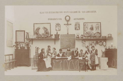 View of a home economics class, photograph, page, Antwerp, c. 1888 - in or before 1893,