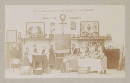 View of a home economics class, photograph, page, Antwerp, c. 1888 - in or before 1893,