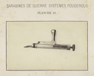 Safety catch of a rifle, photograph, page, inscription: 'Carabines de guerres systèmes Fougeroux',
