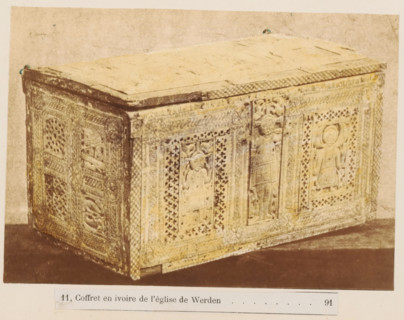Ivory chest from the St. Luscius Church in Essen-Werden, Coffret en ivoire de l'église de Werden,