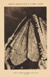 Lace scarf, Châle en dentelle de Bruges, réseau carré, Dentelles exposées au Palais de la Femme, a