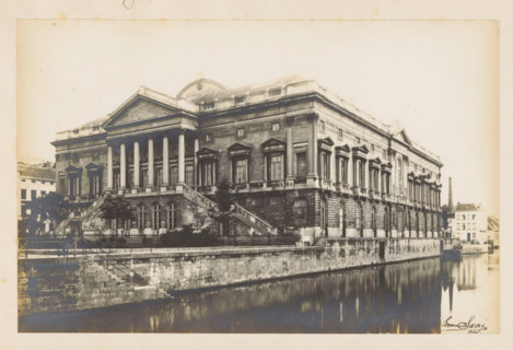 View of the courthouse in Ghent, photograph, page, inscription: 'Palais de Justice au Gand',