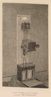 Complete telephone set, Poste Téléphonique Complet, page, photomechanical print, inscription: