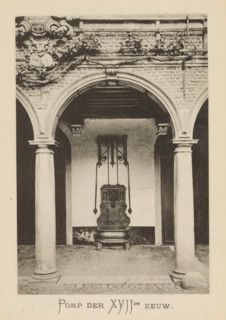 Fountain in the courtyard of the house of Christopher Plantin, Pump of the XVIIth century, page,