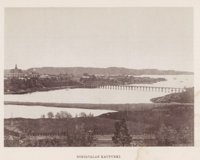 Sortavalan Kaupunki, View of Sortavala, page, photomechanical print, photographer: Impi Backman,