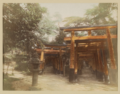 Torii gallery for the Fushimi Inari-taisha temple in Kyoto, photograph, page, Kyoto, Japan, c. 1887