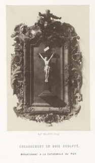 Crucifix in wooden frame from the cathedral of Le Puy-en-Velay, Encadrement en bois sculpté,