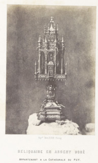 Silver reliquary from the cathedral of Le Puy-en-Velay, Reliquaire en argent doré, photograph,