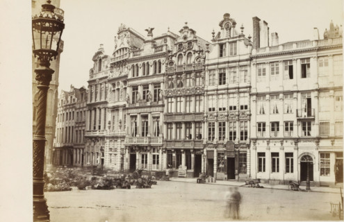 Buildings on the Grand Place in Brussels, Bruxelles - Maisons de la Grand'Place, photograph, page,