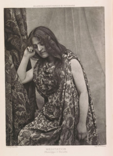 Méditation, Portrait of an unknown woman, page, photomechanical print, photographer: C. Vieuille,