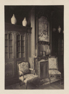 Room with chimney and two bookcases in the house of Antonin Terme, photograph, page, Liège, c. 1880