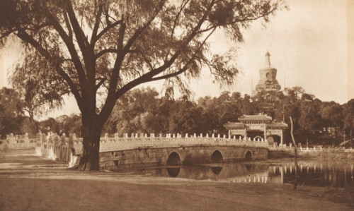 View of Beihai Park in Beijing, page, photomechanical print, photographer: Donald Mennie, Beijing,