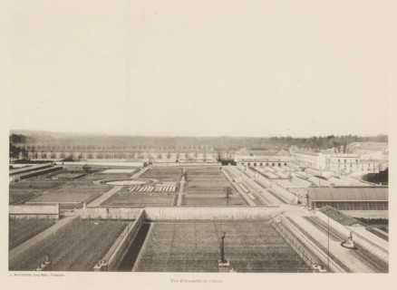 View of the École Nationale Supérieure d'Horticulture in Versailles, France, Vue d'ensemble de