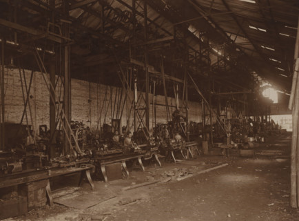 First turning shop, photograph, View into the factory hall with the first turning shop installed in