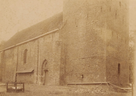 Northwest side of the Reformed Church in Westerwijtwerd, photograph, annotation: 'Westerwijtwerd,