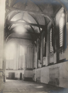 Interior of the Nieuwezijds Chapel in Amsterdam, photograph, annotation: 'Amsterdam, NZ Chapel,