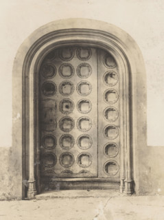 Portal in the Nieuwezijds Chapel in Amsterdam, photograph, annotation: 'Amsterdam, NZ Chapel, Door
