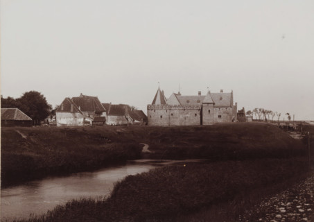 View of the former Koggenhuis in Medemblik, photograph, annotation: 'Medemblik, Former Koggenhuis