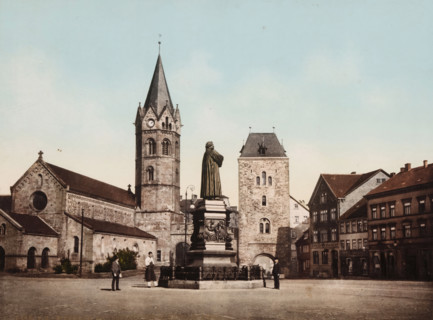 View of the Karlsplatz in Eisenach with the statue of Martin Luther, Eisenach, Karlsplatz mit