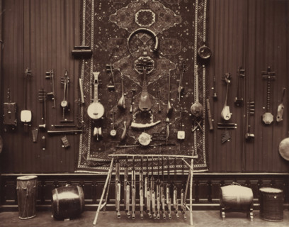 Musical instruments from the Daniël François Scheurleer collection, exhibited in Pulchri Studio in