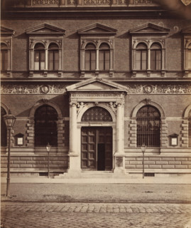 Façade of the Österreichisches Museum für angewandte Kunst in Vienna, Oesterr. Museum for Art and