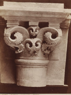 Capital with acanthus leaves, Art Roman - Charlieu (Loire) - Chapiteau., photograph, collector's