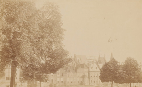 View of the Binnenhof with the Ridderzaal during restoration, photograph, annotation: 'The Hague,