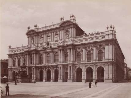 Piazza Carlo Alberto. - Facciata moderna del Palazzo Carignano, View of the Piazza Carlo Alberto