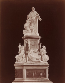 Monument to Camillo Cavour on the Piazza Carlo Emanuele II in Turin, Italy, Piazza Carlo Emanuele