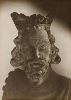 Sculpture in the cloister of Bamberg Cathedral, Cloister, Head, album page, photograph, This photo