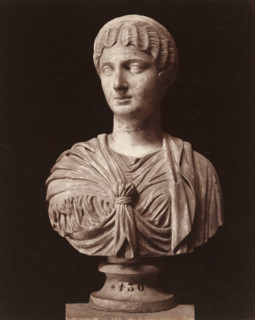 Museo di Napoli, Imperatrice, Bust, album page, photograph, This photo is part of an album.,