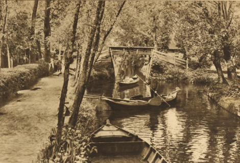 View of Giethoorn, Overijssel, Giethoorn, album page, photomechanical print, This print is part of