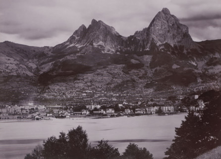 The place Brunnen and the two 'Myths' (mountain range), Switzerland, photograph, Brunnen is