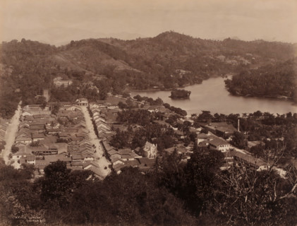 View of Kandy, Sri Lanka, photograph, View of the city of Kandy in the district of the same name,