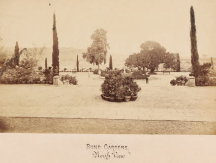 Bund Gardens, Pune, India, photograph, Oval photograph of a bridge with a river and a park on the
