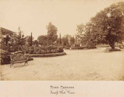 Bund Gardens, Poona, India, photograph, View of a park in Poona, also known as Pune en Puna and