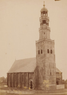 Northwest side of the Great Church in Hindeloopen, photograph, annotation: 'Hindeloopen, Church of