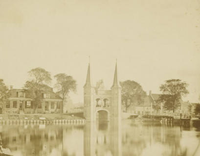 View of the Sneeker Waterpoort, photograph, annotation: '... f1, -, Sneek', photographer:
