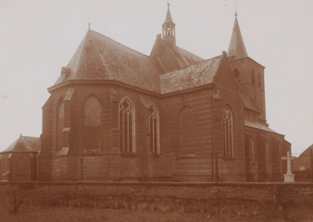 Northeast side of the St. Lambertus Church in Rosmalen, photograph, annotation: 'Rosmalen, March