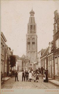 View of Torenstraat in Enkhuizen, with the Zuiderkerk in the background, photograph, inscription: