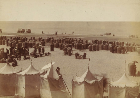 Wicker beach chairs on the beach at Scheveningen, photograph, inscription: 'CP Wollrabe sen, The