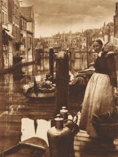 Woman with a basket on a pier in a harbor, photograph, 1850 - 1900, photographer, paper,