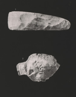 Polished ax and arrowhead of flint, page, photomechanical print, inscription: 'PL.76', monogram: