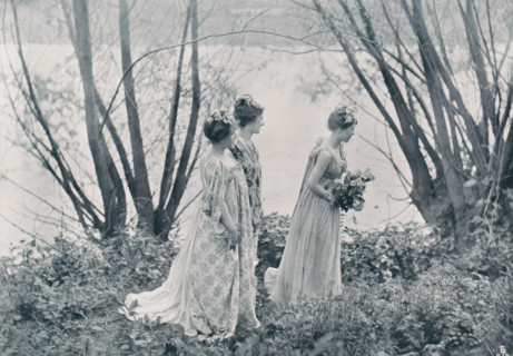 Landscape with three women with flowers in their hair, page, photomechanical print, photographer: