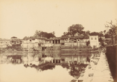 View of Sarkhej Roza near Ahmedabad, Sirkhej.- View from the South-east, photograph, page, number: