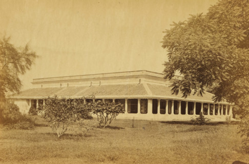 Darus-shafa, View of a hospital, Dar-us Shafa, in Lucknow, photograph, page, number: '8',