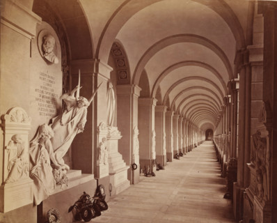 Genova Camposanto Galleria, Sculpture gallery with funeral wreaths at the Staglieno cemetery in